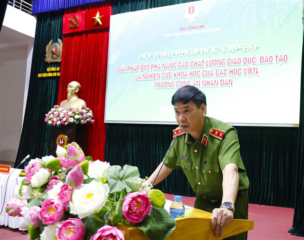 People’s Police Academy President Tran Minh Huong speaks at the conference.