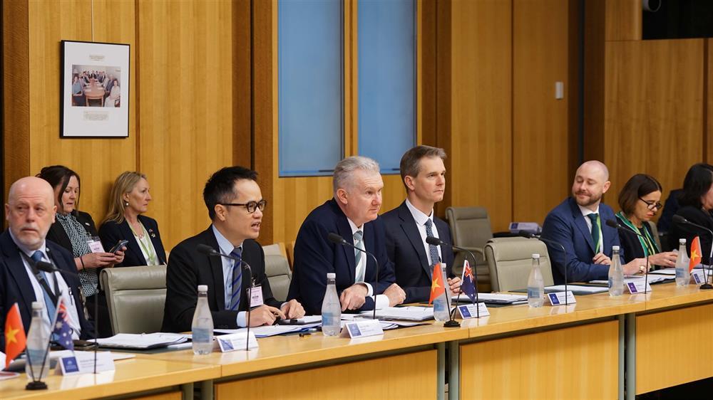 Mr. Tony Burke speaks at the dialogue.