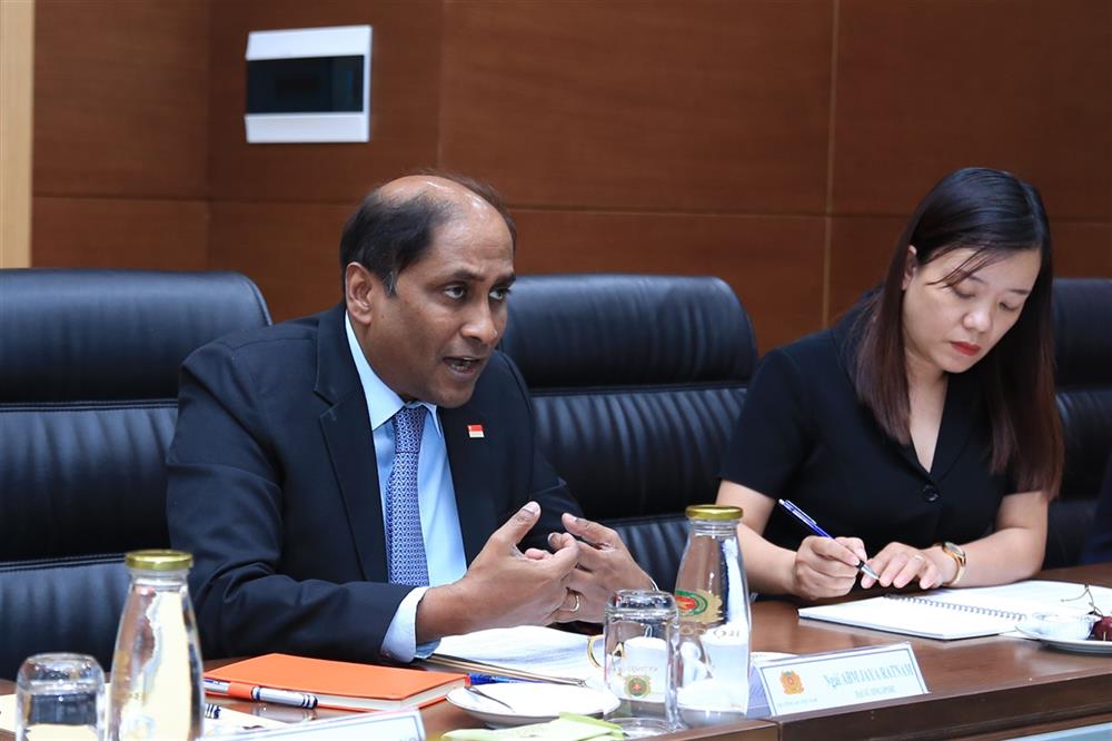 Ambassador Jaya Ratnam speaks at the meeting.
