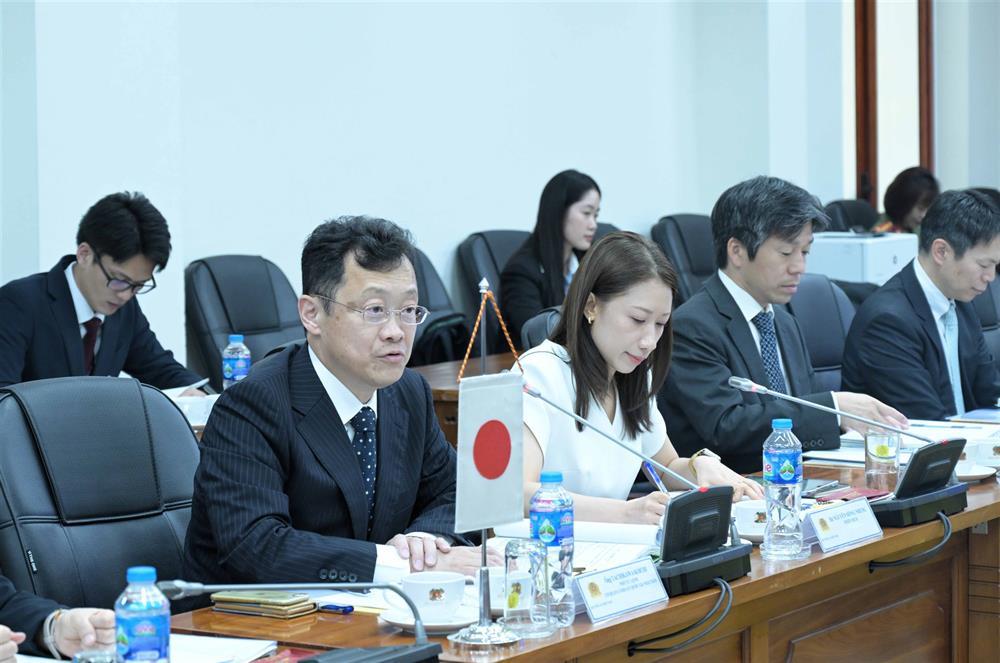 Deputy Commissioner-General Tachikawa Koichi speaks at the dialogue.