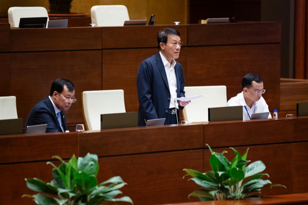 Minister Luong Tam Quang explains Law on Personal Data Protection.