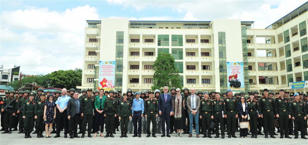 UN delegation visits Formed Police Unit No. 1.