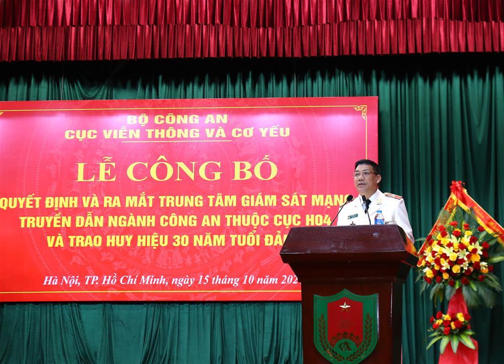 Major General Le Khac Thuyet addresses the ceremony.