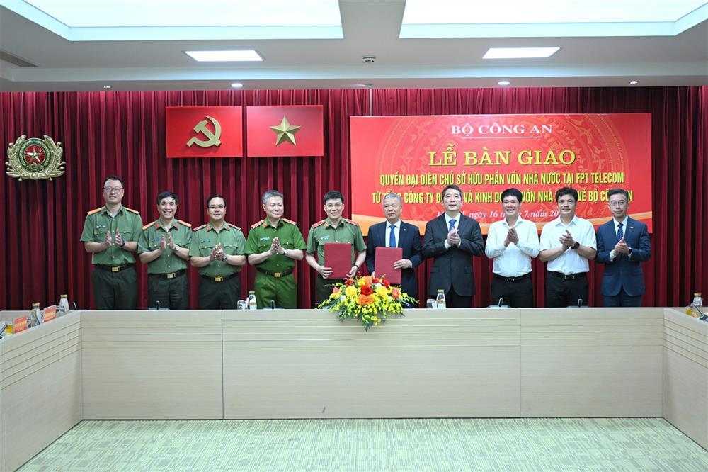 MPS, SCIC representatives sign handover agreement.