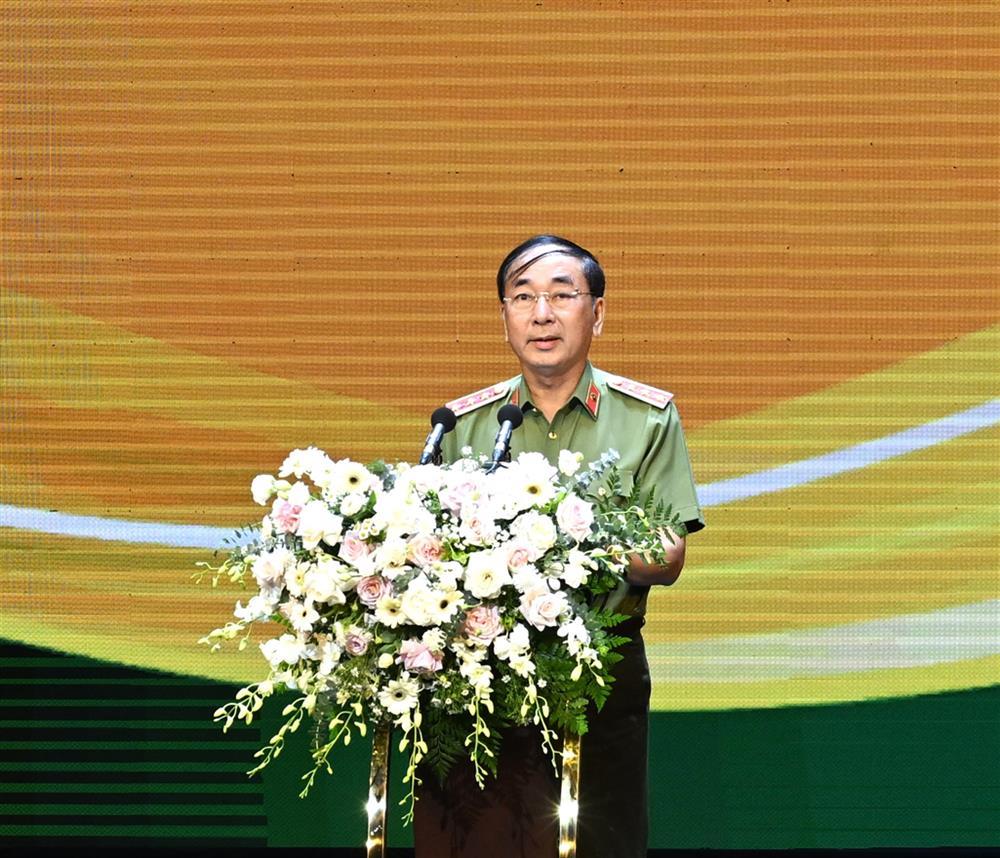 Deputy Minister Tran Quoc To delivers opening remarks.