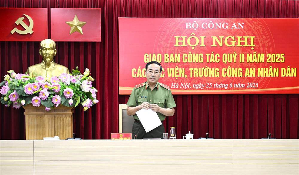 Deputy Minister Tran Quoc To chairs the meeting.