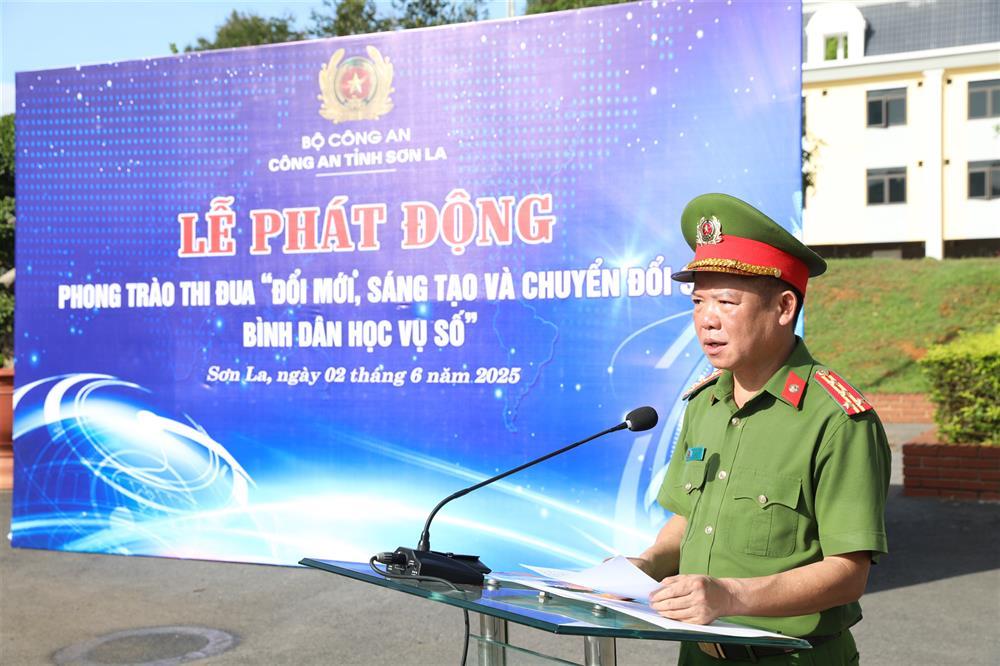 Senior Colonel Tran Thanh Son speaks at the event.