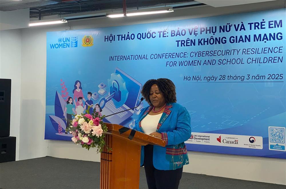 Head of Office for UN Women Vietnam Caroline Nyamayemombe speaks at the workshop.