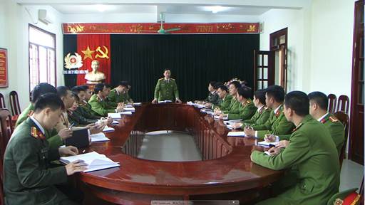 The Dien Bien Phu city police hold a meeting to review their task performance and roll out their working plan.