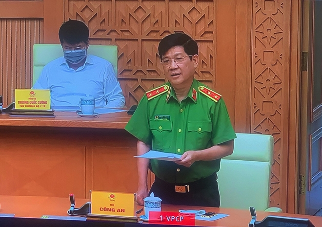 Deputy Minister Nguyen Van Son speaks at the event.