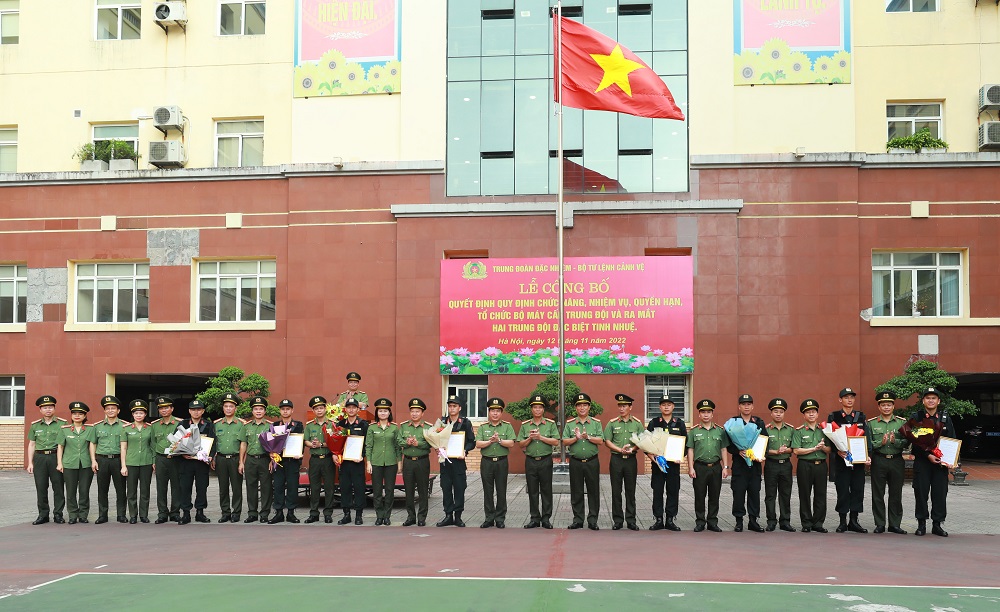  Delegates attend the ceremony.