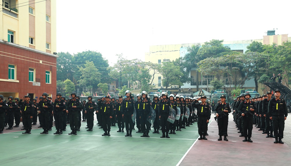  Officers and soldiers of the Task-Force Regiment.