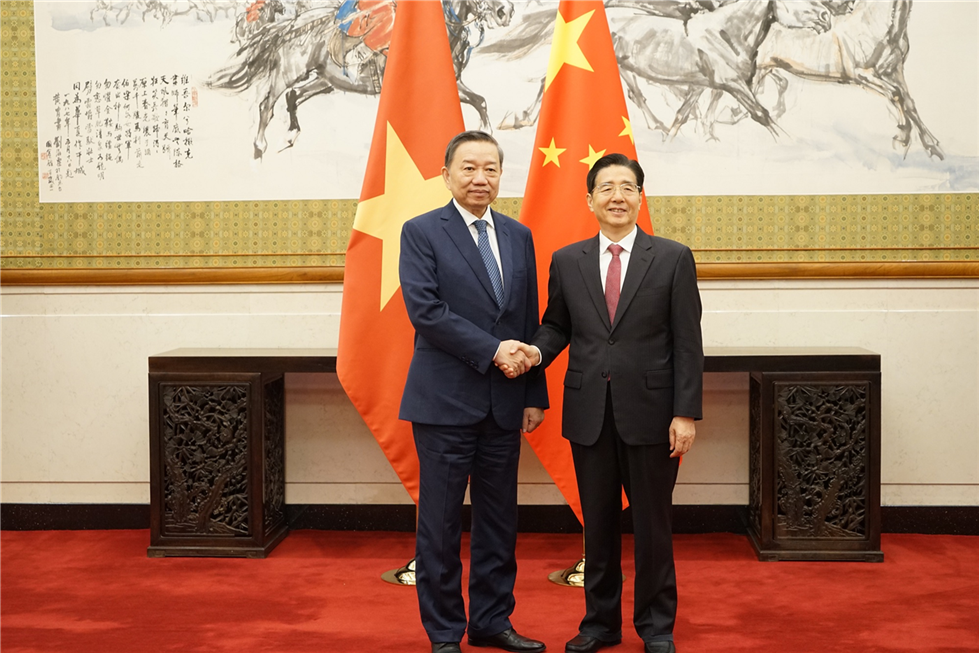 Minister To Lam holds talk with Chinese Secretary of the Communist Party of China Central Committee’s Commission of Political and Legal Affairs Guo Shengkun.
