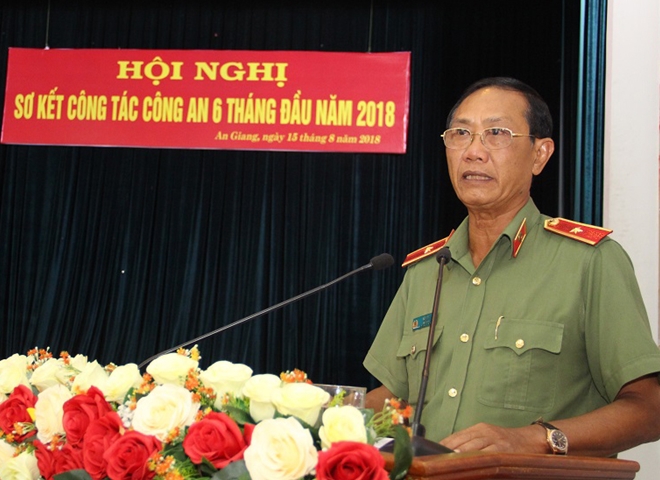 Major General Bui Be Tu, Director of the Provincial Police Department.
