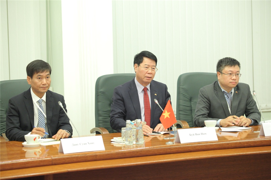 Senior Lieutenant General Bui Van Nam, Deputy Minister of Public Security speaks at the event.