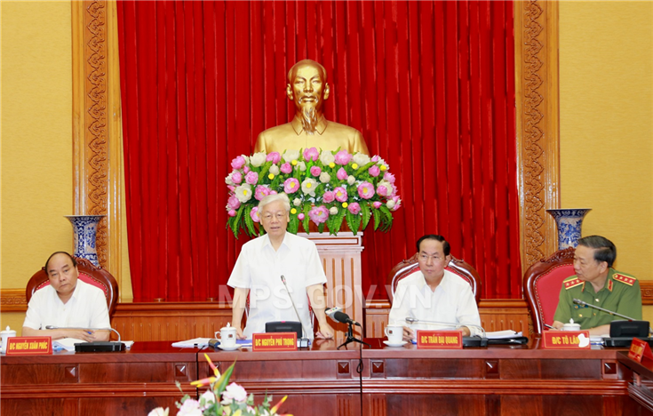 Secretary General Nguyen Phu Trong speaks at the event.