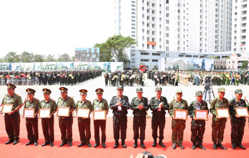 The units participating in the exercise are awarded certificates of merit for their good practices.