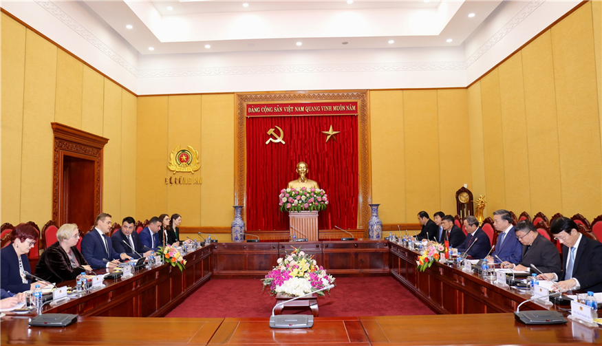 An overview of the reception.