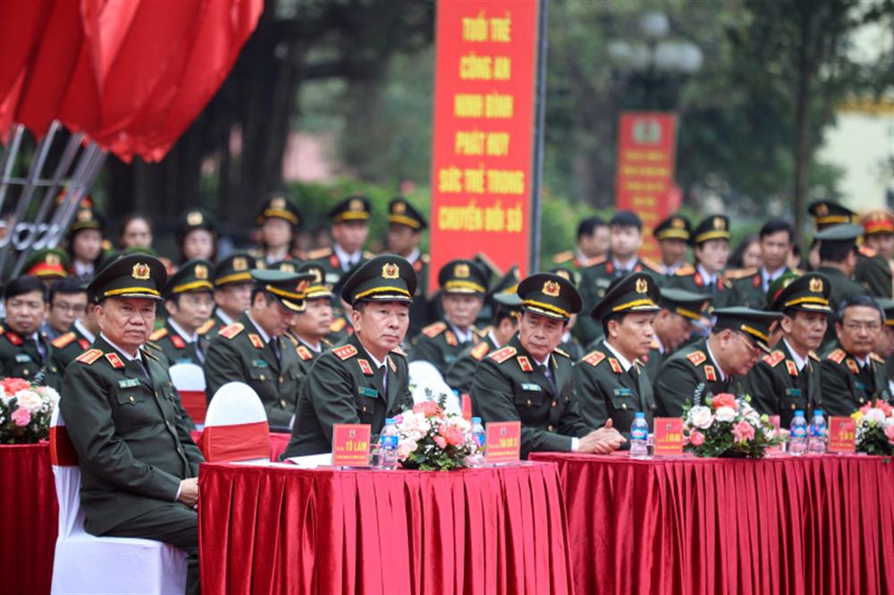 Delegates attend the launching ceremony of "2024Tree Planting Festival - For a Green Vietnam"
