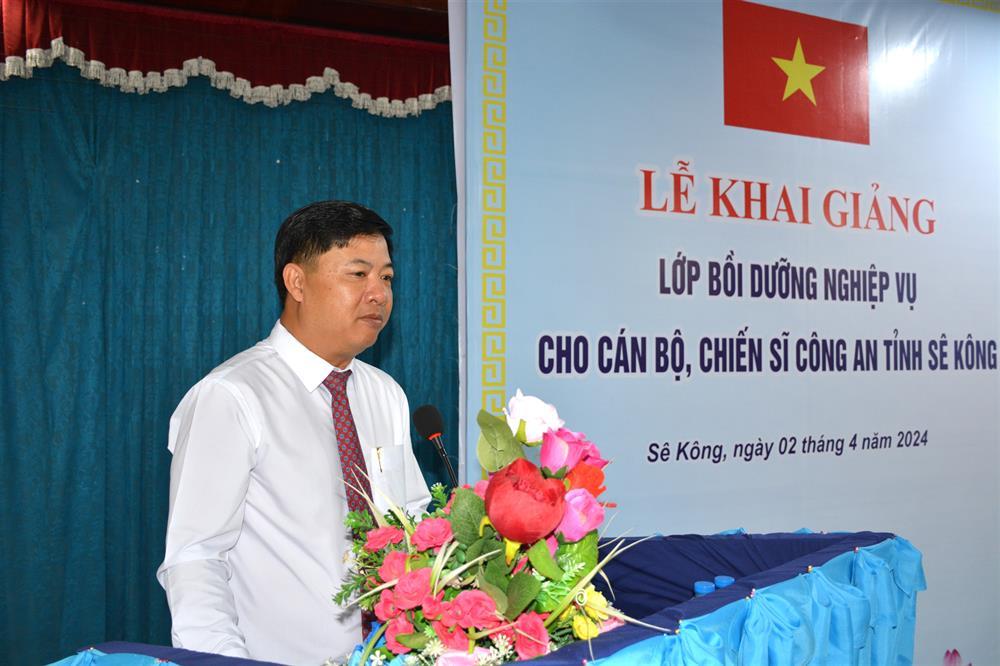 Secretary of the Quang Nam Provincial Party Committee Luong Nguyen Minh Triet speaks at the event.