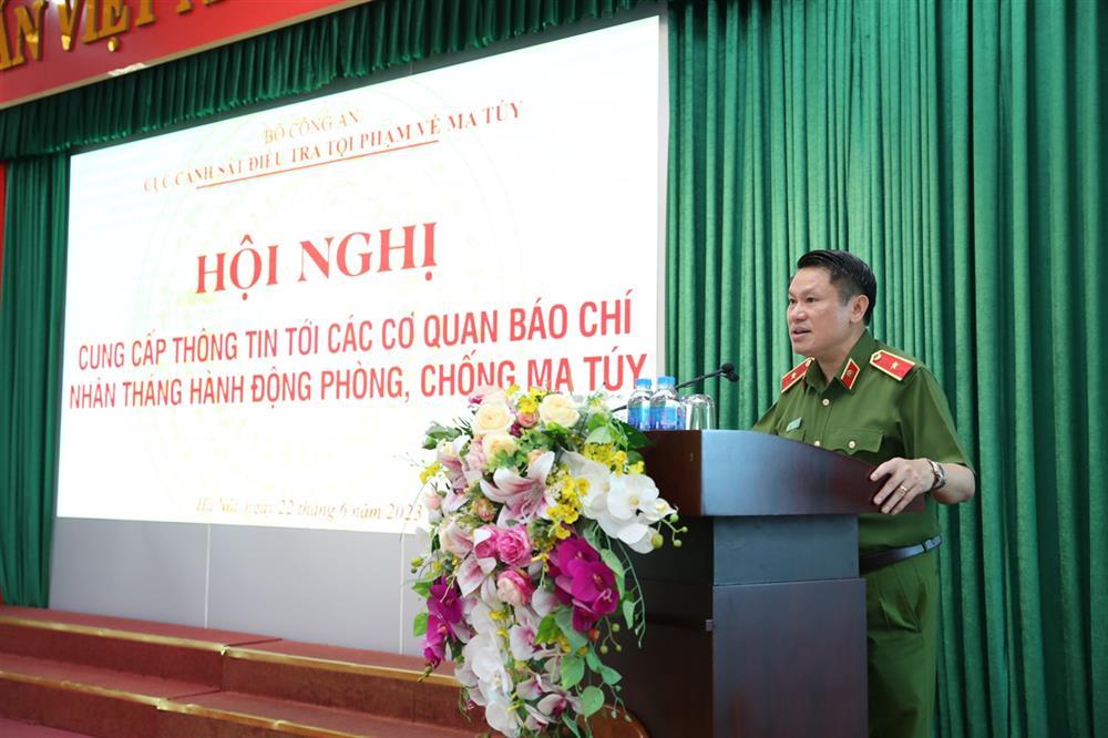  Director of the Counter-Narcotics Police Department Major General Nguyen Van Vien speaks at the conference.