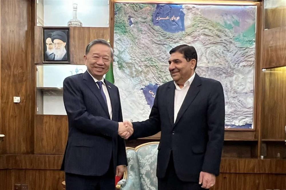 Minister To Lam pays courtesy visit to Iran's First Vice President Mohammad Mokhber.